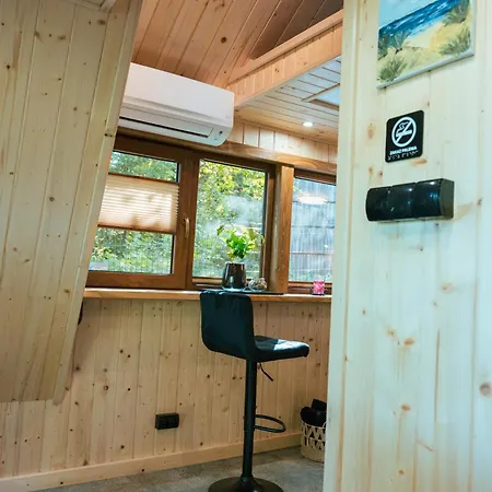 Zatoka Modrzewiowa Chalet *